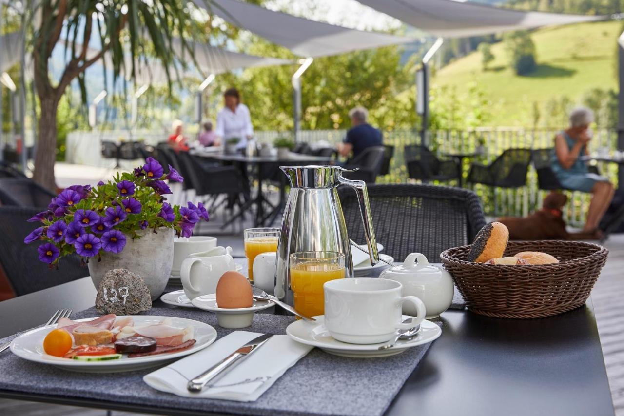 Elzland Hotel Pfauen Wellness & Spa الزاخ المظهر الخارجي الصورة